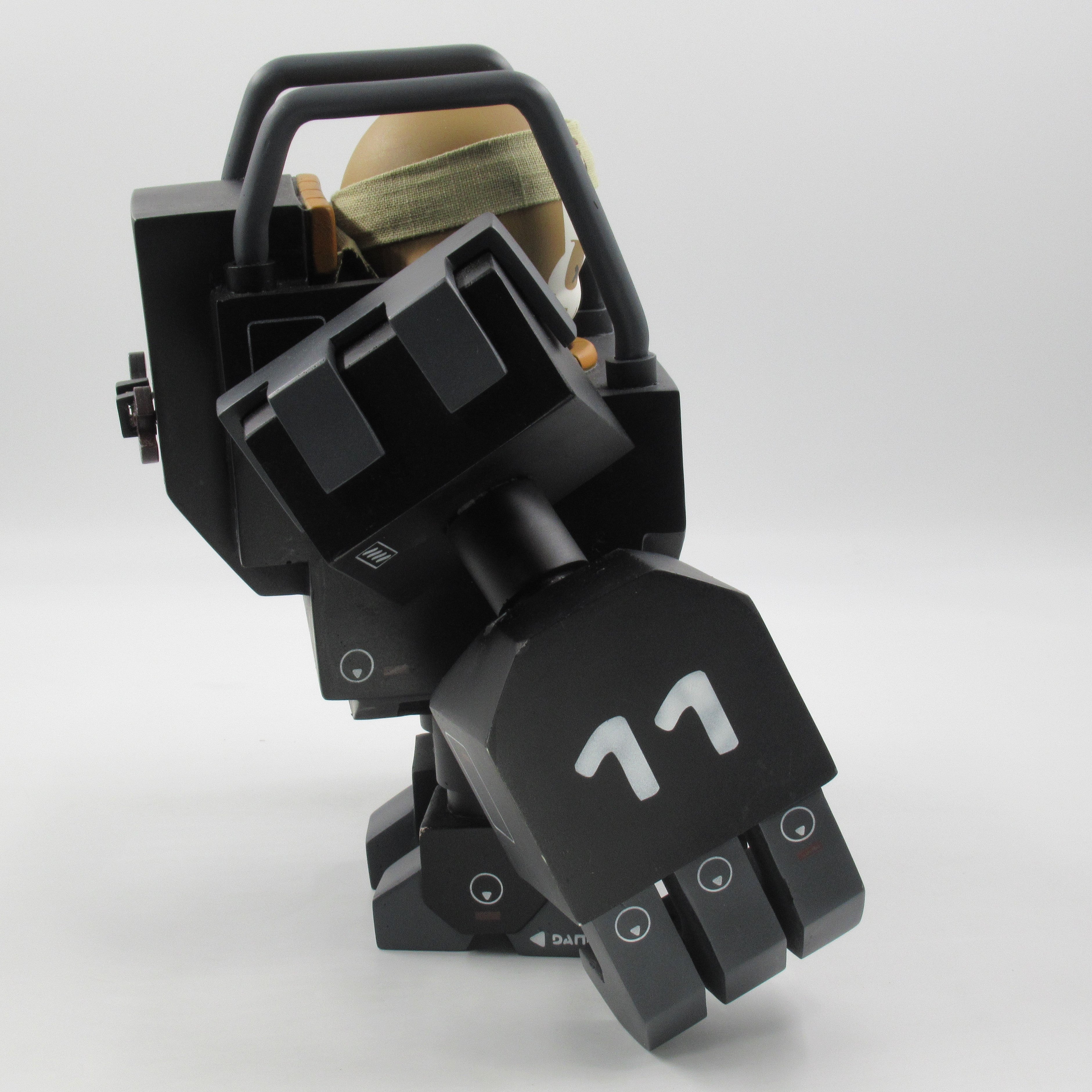 HUCK GEE Sgt. Vasquez & Bruiser VI.12 Power Suit - Kidrobot Artist Signed (2010)